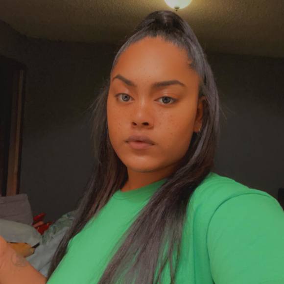 Meet your Posher, Janae - Picture 1 of 1